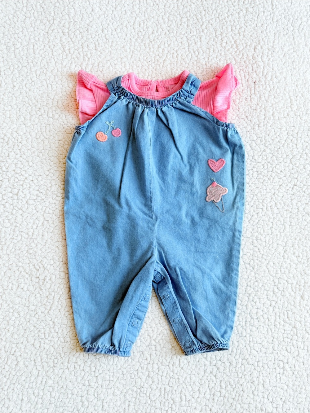 🩷Carter’s 2 Piece Pink/Chambray Jumpsuit Set Size 3 Months